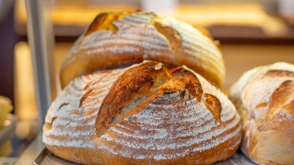 Jak upiec chleb w domowym zaciszu? Podpowiadamy!