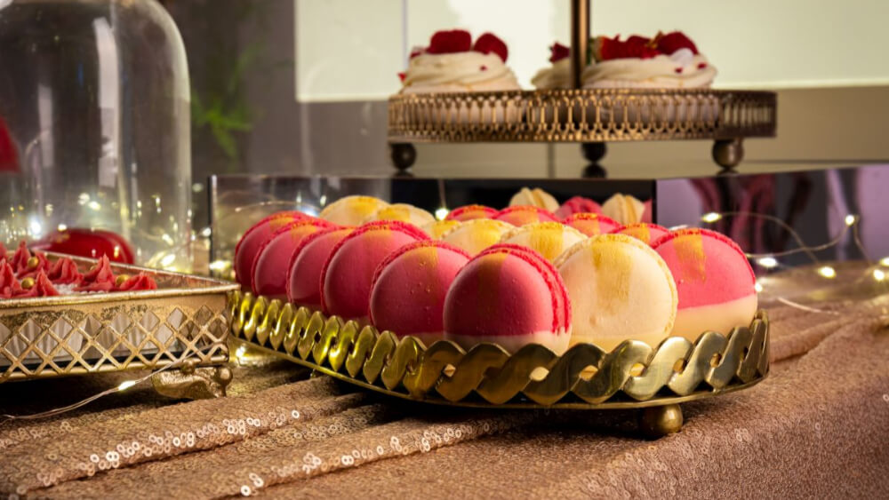 Jak upiec słodkie makaroniki? Sprawdź porady ekspertów!