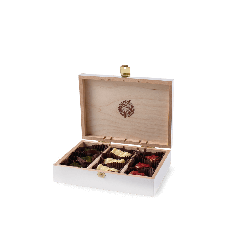 Kolekcja pralin w małej skrzynce